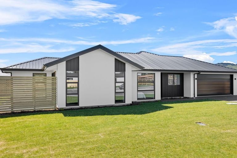 Photo of property in 24 Eccles Place, Halswell, Christchurch, 8025