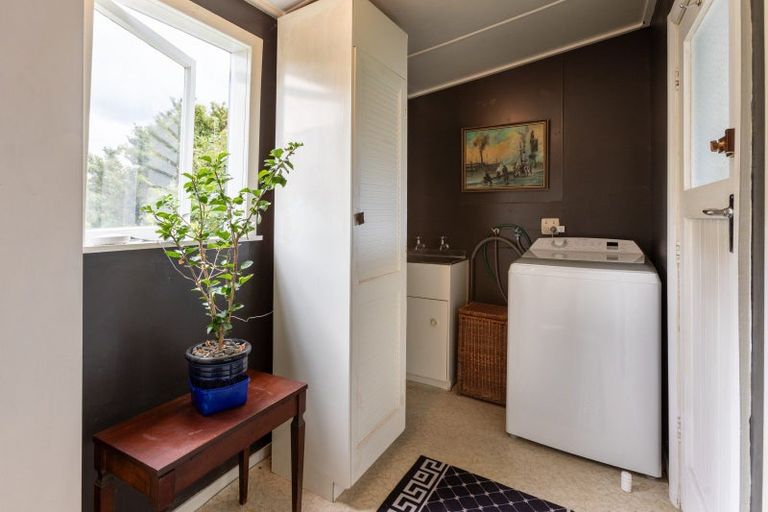 Photo of property in 16 Hunter Street, Dannevirke, 4930