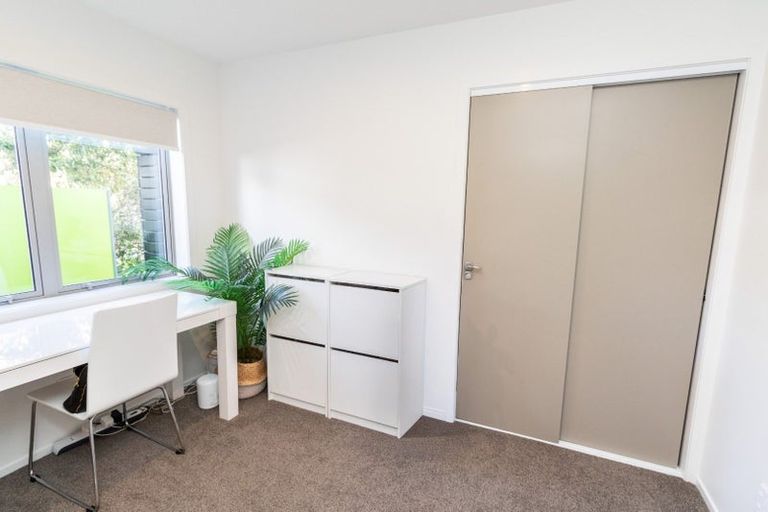 Photo of property in 23a Akaroa Drive, Maupuia, Wellington, 6022