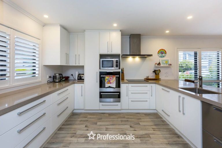 Photo of property in 1 Somerby Mews, Silverstream, Upper Hutt, 5019