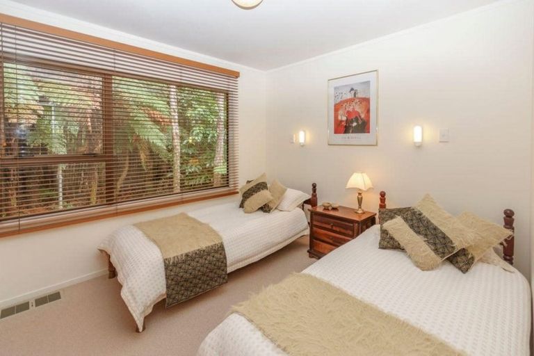 Photo of property in 733 Scenic Drive, Henderson Valley, Auckland, 0612