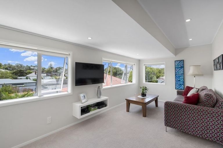 Photo of property in 2/44 Richmond Avenue, Northcote Point, Auckland, 0627