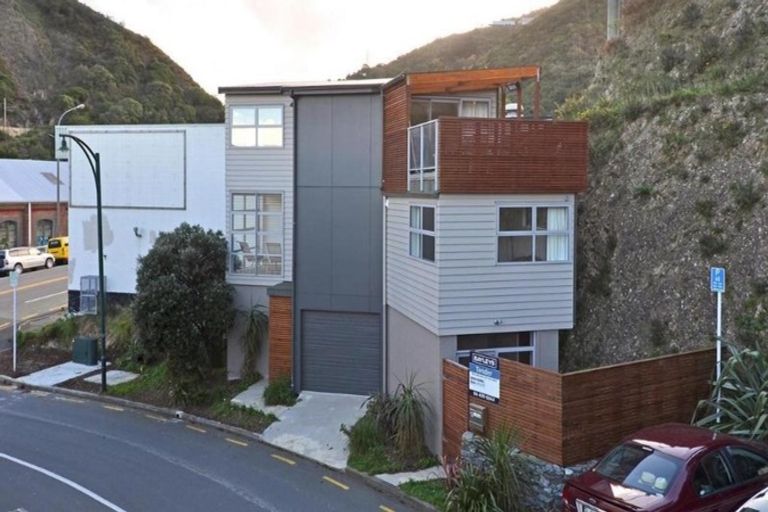 Photo of property in 1 Cameron Street, Kaiwharawhara, Wellington, 6035