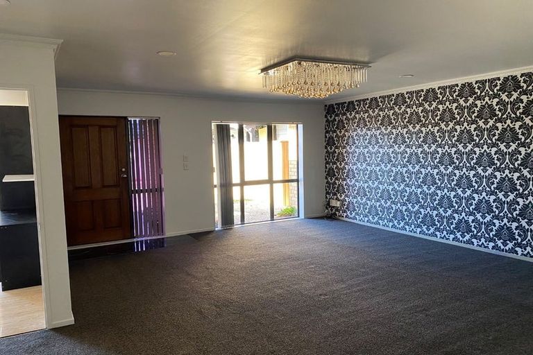 Photo of property in 60a Cambridge Terrace, Papatoetoe, Auckland, 2025