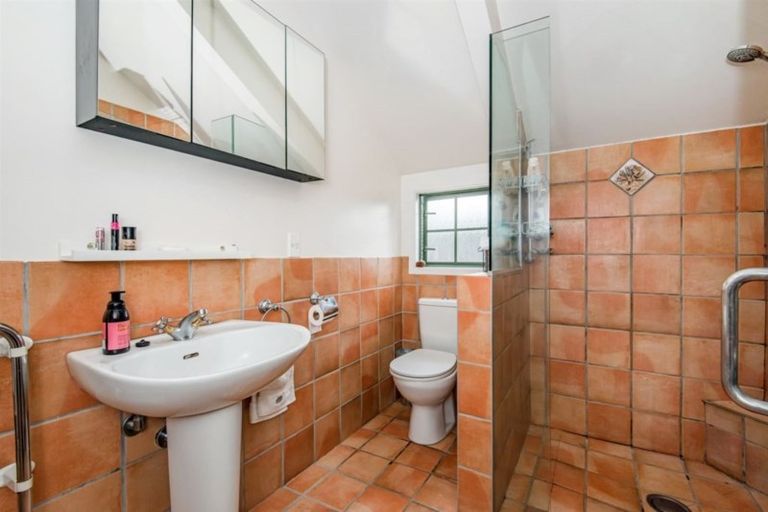 Photo of property in 286 Glenvar Road, Torbay, Auckland, 0630