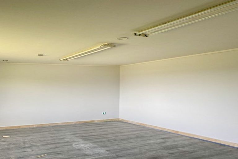 Photo of property in 17 Montego Place, Weymouth, Auckland, 2103