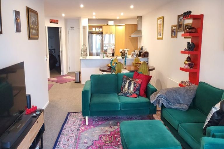 Photo of property in 9/5a Kent Terrace, Mount Victoria, Wellington, 6011