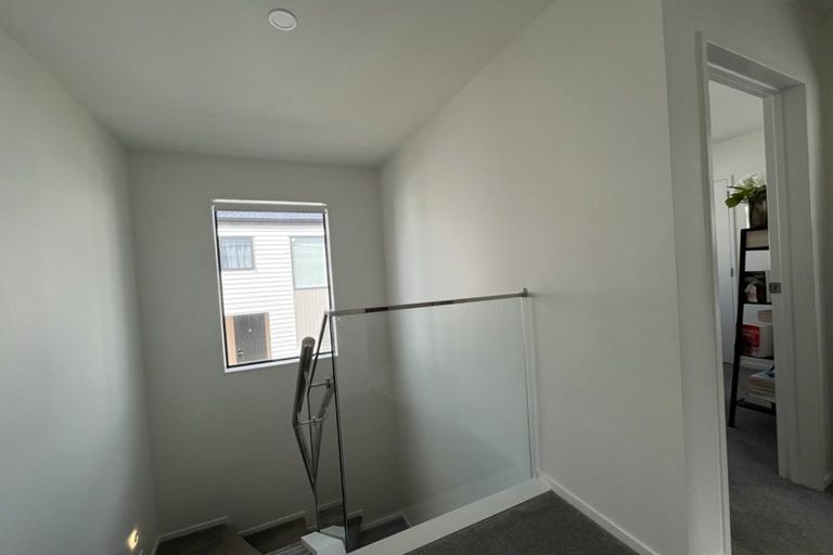 Photo of property in 6/535 Swanson Road, Ranui, Auckland, 0612