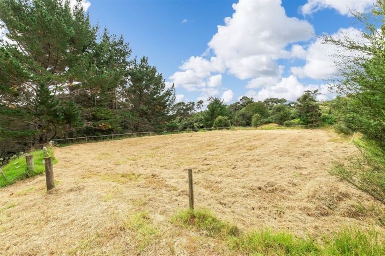 Photo of property in 58 Sheffield Road, Helensville, 0875