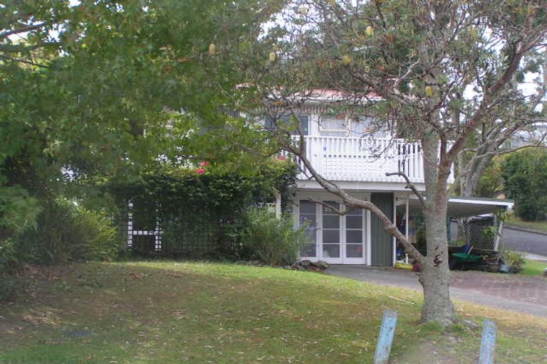 Photo of property in 30 Arrow Road, Forrest Hill, Auckland, 0620