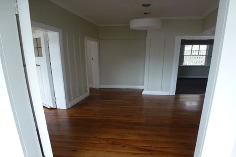 Photo of property in 5a Grove Road, Kelburn, Wellington, 6012