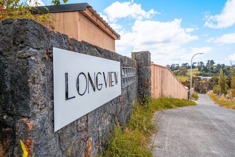 Photo of property in 86 Vaughans Road, Long Bay, Auckland, 0792