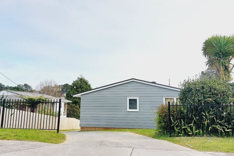 Photo of property in 57 Mcclintock Road, Massey, Auckland, 0614