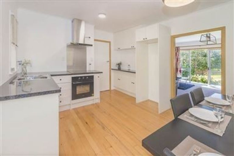 Photo of property in 8 Brazier Grove, Paraparaumu, 5032