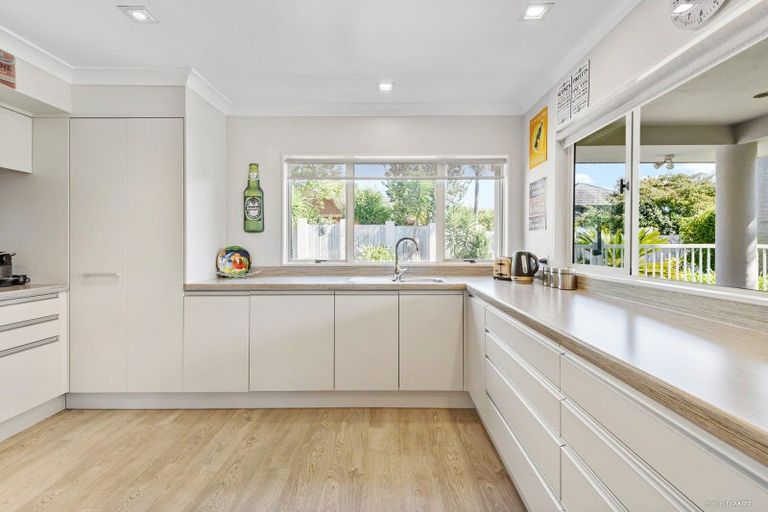 Photo of property in 6 Girdhar Place, Pukekohe, 2120