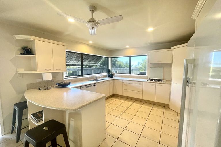 Photo of property in 370 Point View Drive, Shamrock Park, Auckland, 2016