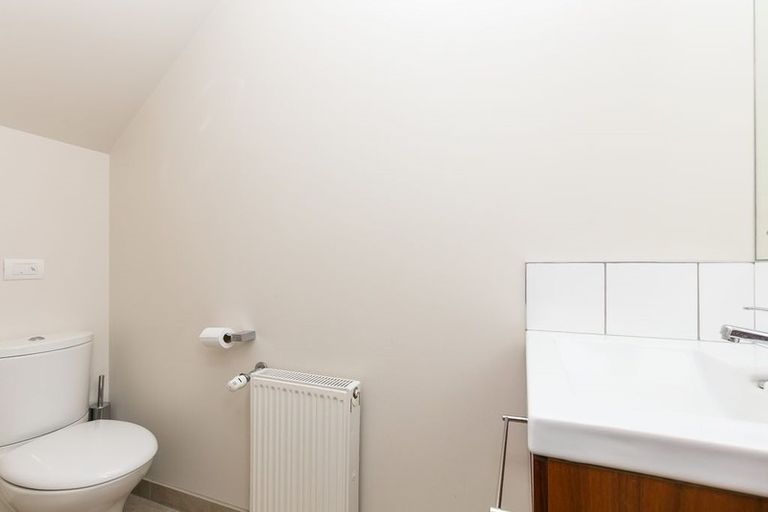 Photo of property in 12a Glenmore Street, Thorndon, Wellington, 6011