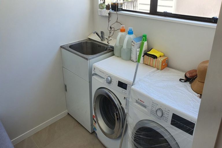 Photo of property in 45 Hassan Drive, Massey, Auckland, 0614