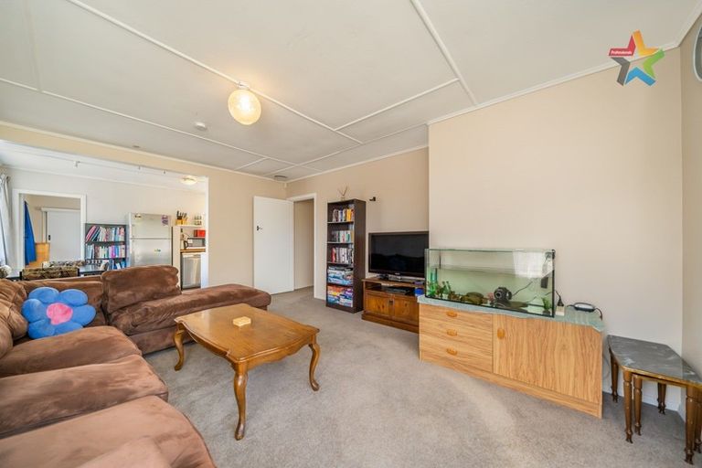 Photo of property in 43 August Street, Stokes Valley, Lower Hutt, 5019