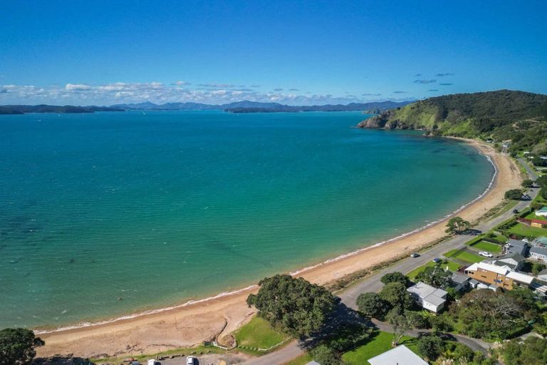 Photo of property in 4 Queens View Road, Russell, 0202