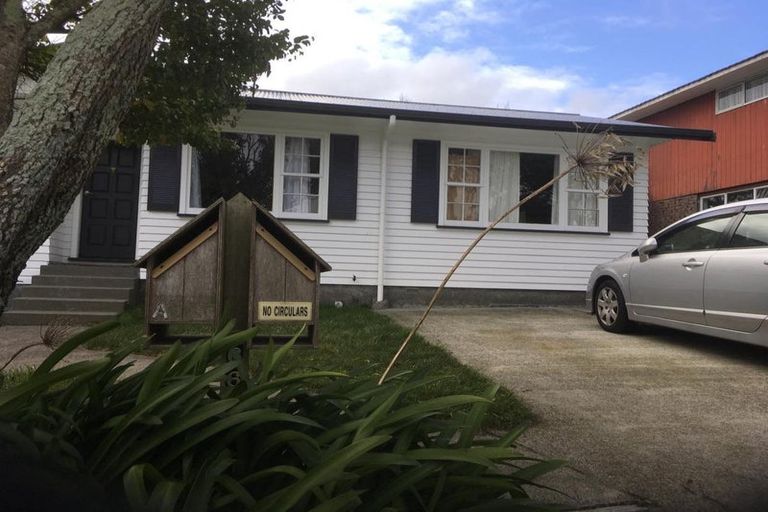 Photo of property in 66 Stewart Drive, Newlands, Wellington, 6037