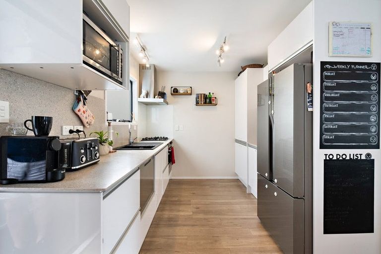 Photo of property in 3a Vela Place, Clarks Beach, 2122