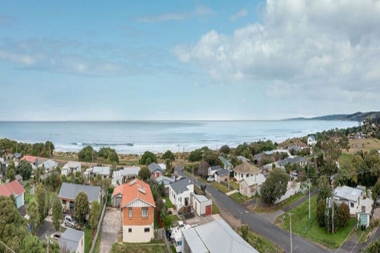 Photo of property in 33 Queen Street, Brighton, Dunedin, 9035