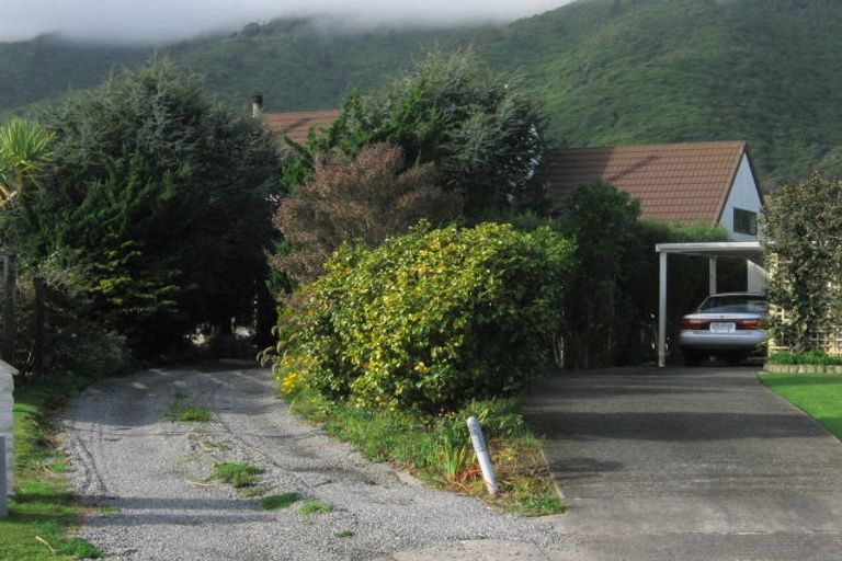 Photo of property in 9 Graham Grove, Waikanae, 5036