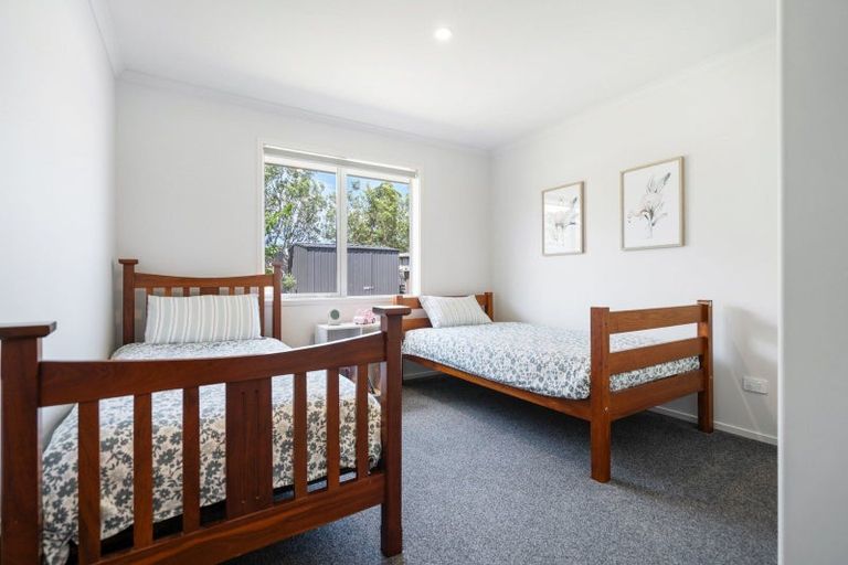 Photo of property in 67 Kaurinui Crescent, One Tree Point, 0118