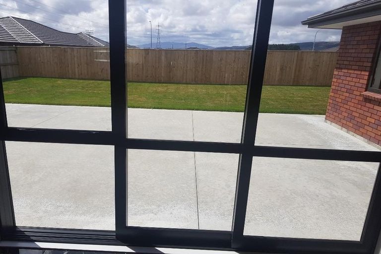 Photo of property in 5 Cyprus Place, Fitzherbert, Palmerston North, 4410