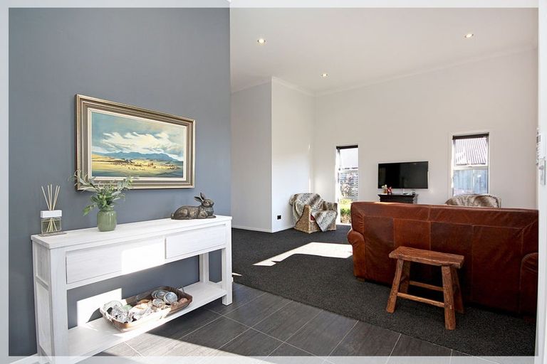 Photo of property in 28 Andrews Street, Foxton Beach, Foxton, 4815