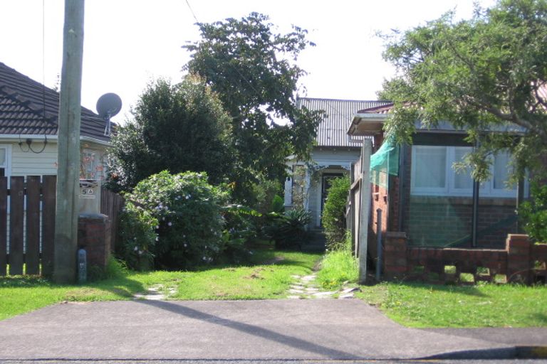 Photo of property in 5 Kotuku Street, Te Atatu Peninsula, Auckland, 0610