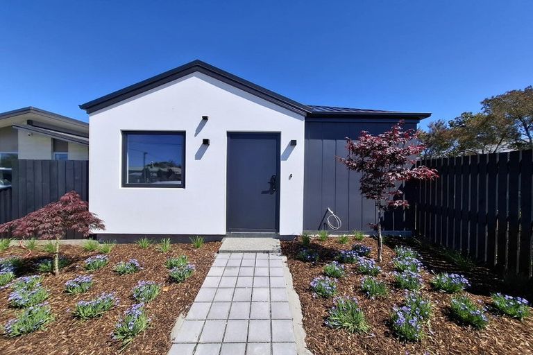 Photo of property in 8a Grassmere Street, Papanui, Christchurch, 8052