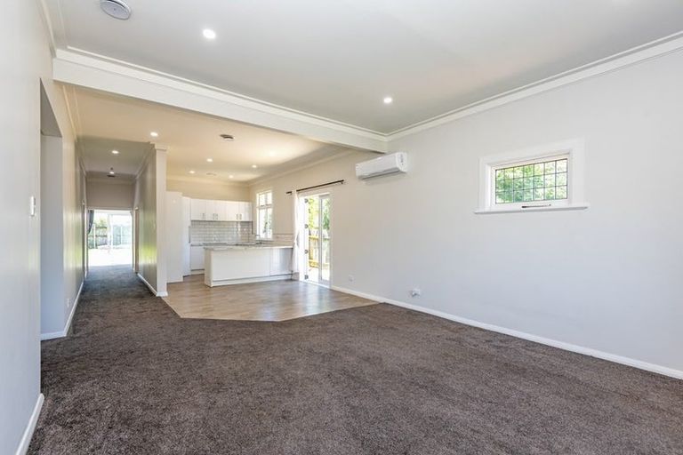 Photo of property in 87 Russell Street, Palmerston North, 4414
