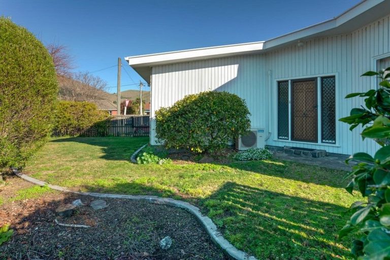 Photo of property in 16 Whitfield Street, Sumner, Christchurch, 8081