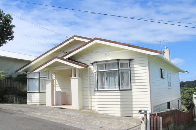 Photo of property in 4 Westland Road, Mount Cook, Wellington, 6021