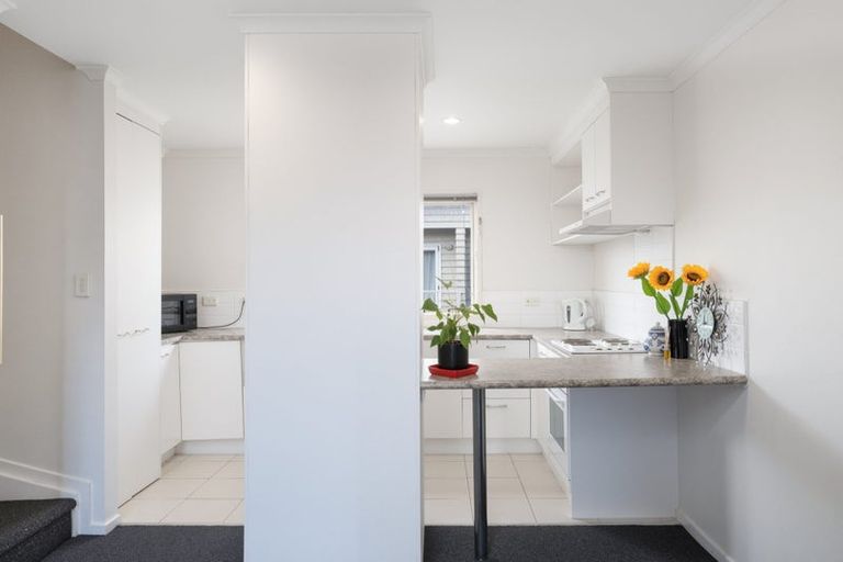 Photo of property in 3/4 Keeling Road, Henderson, Auckland, 0612