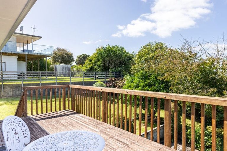 Photo of property in 213 Paku Drive, Tairua, 3508