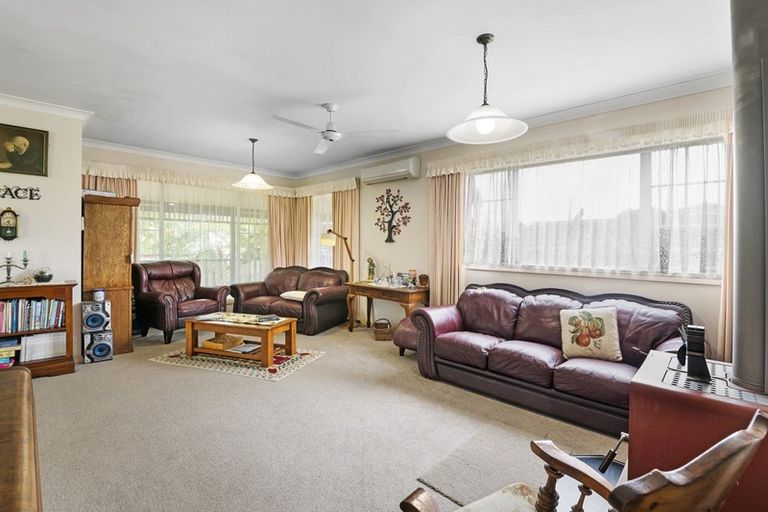 Photo of property in 72 Toi Street, Otaki Beach, Otaki, 5512