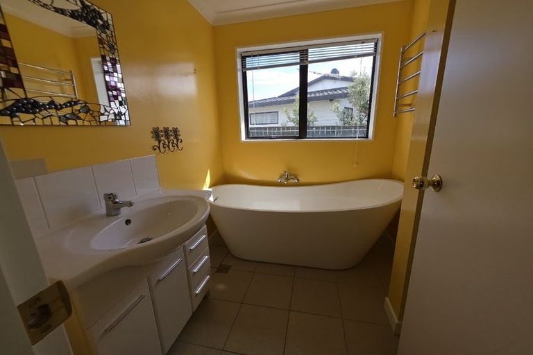 Photo of property in 5 Simcox Street, Otaki Beach, Otaki, 5512