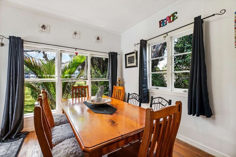 Photo of property in 6 Racecourse Road, Waiuku, 2123