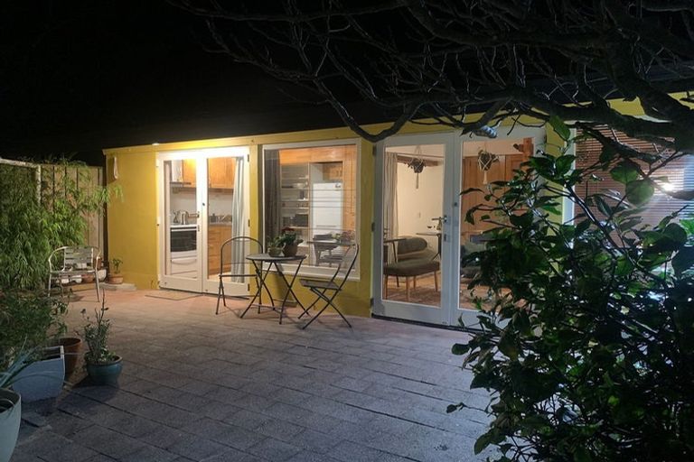 Photo of property in 9 Regent Street, Newtown, Wellington, 6021