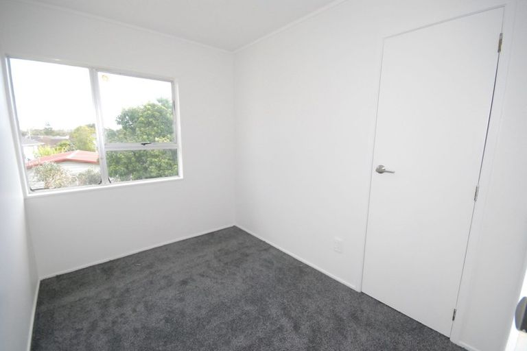 Photo of property in 2/52 Cherry Road, Bucklands Beach, Auckland, 2014