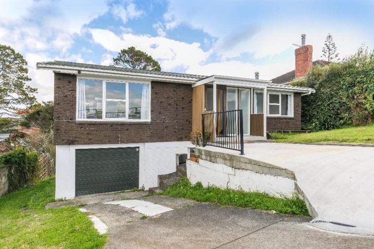 Photo of property in 606 Glenfield Road, Bayview, Auckland, 0629