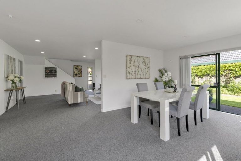 Photo of property in 2/14 Travers Place, Northpark, Auckland, 2013
