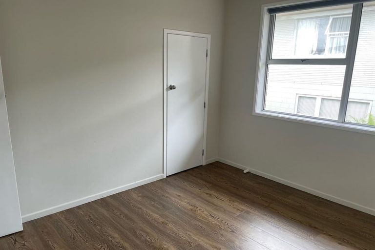 Photo of property in 18 Fairway Avenue, Red Beach, 0932