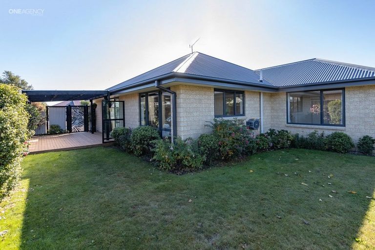 Photo of property in 13 Waimarie Street, Pegasus, 7612