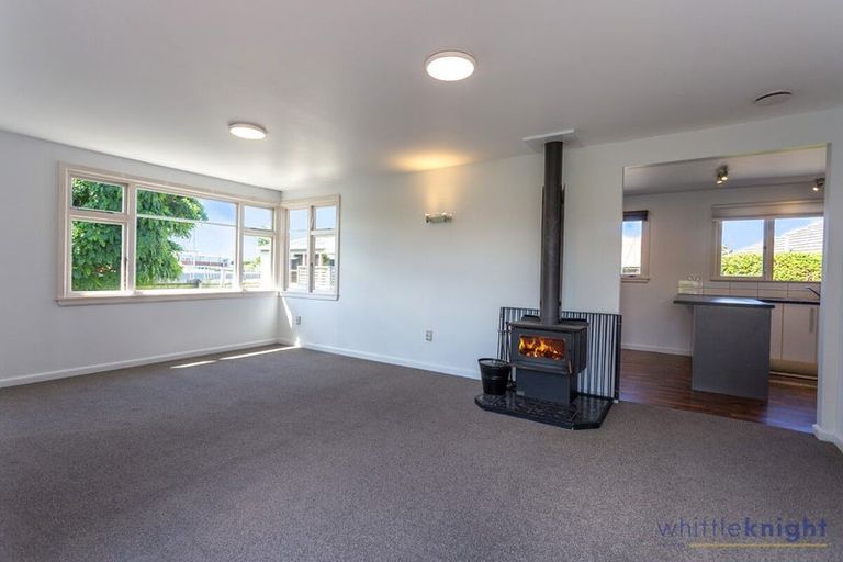 Photo of property in 32 Vagues Road, Northcote, Christchurch, 8052