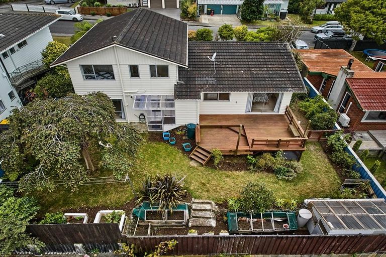 Photo of property in 14 Ardal Grove, Tirohanga, Lower Hutt, 5010