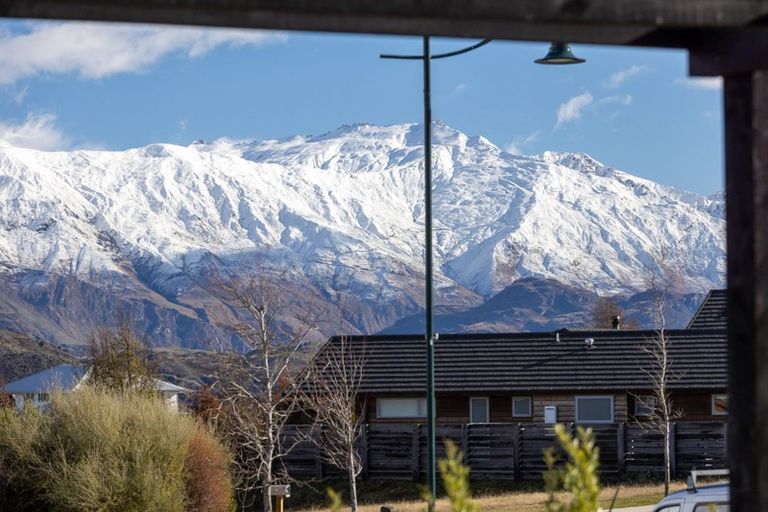 Photo of property in 52 Minaret Ridge, Wanaka, 9305